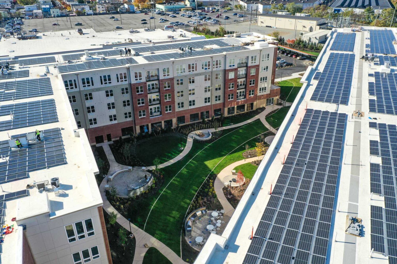 Silver Lake Courtyard